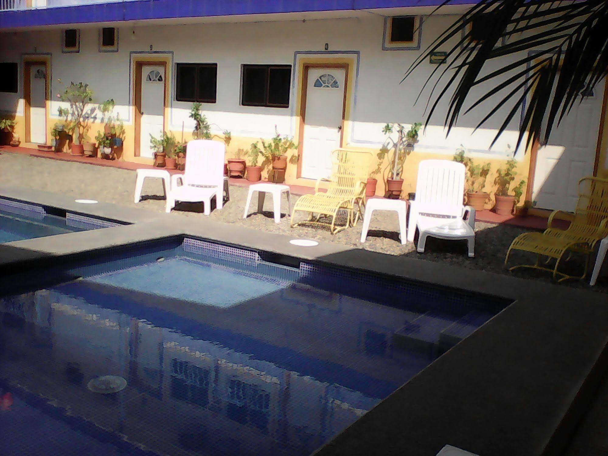 Hotel Sarabi Barra de Navidad Eksteriør bilde